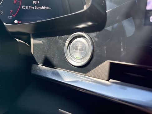 Used 2022 Chevrolet Corvette Stingray Preferred Cpe w/ Z51 Performance Package image 19