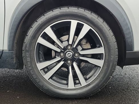 Certified 2020 Nissan Kicks SV image 5