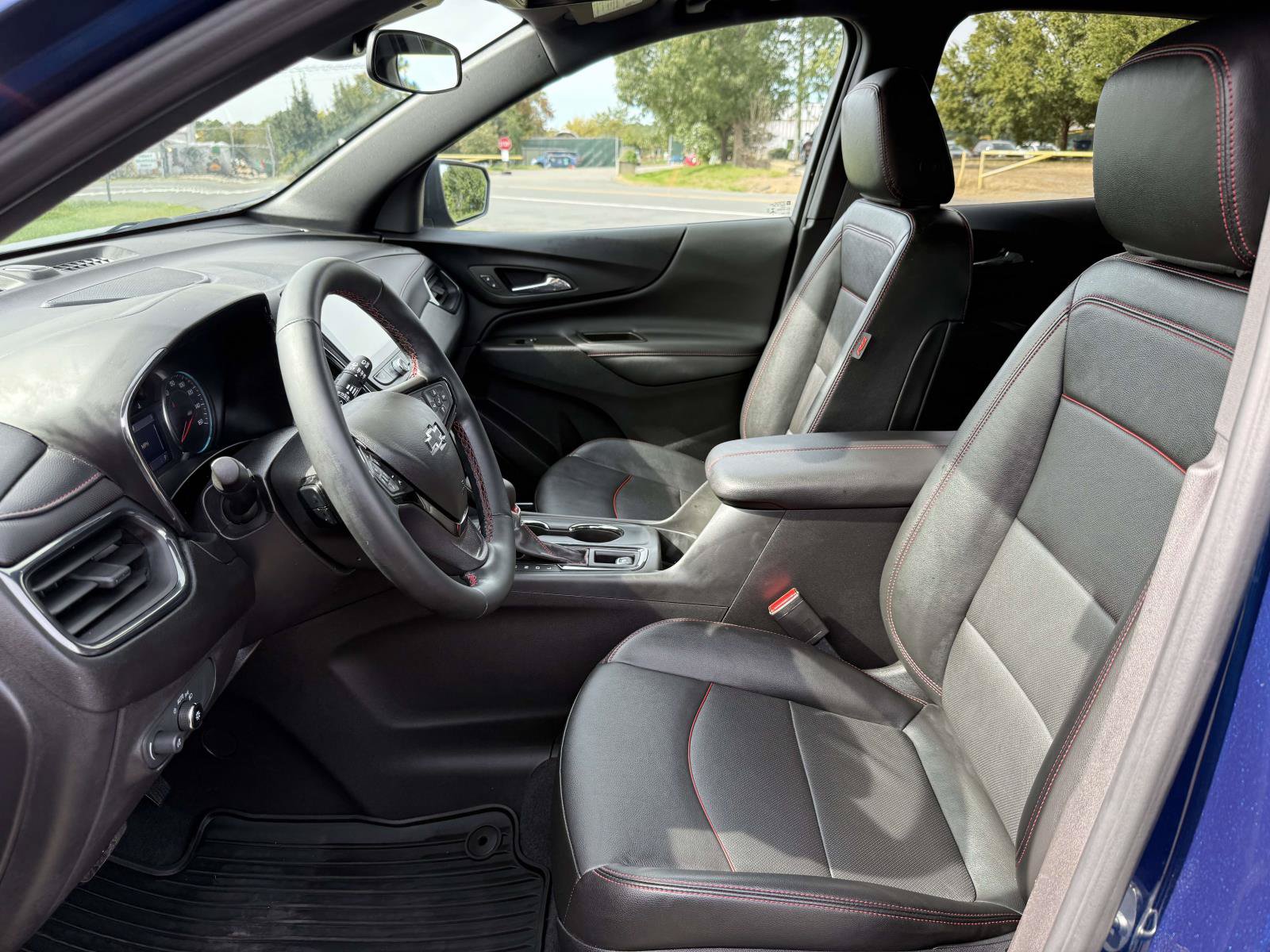 Certified 2023 Chevrolet Equinox RS w/ RS Leather Package AWD/4WD image 12