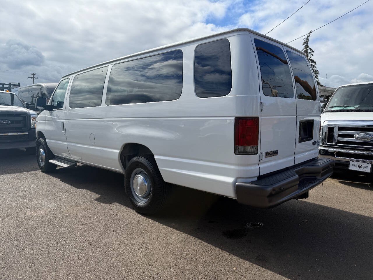 Used 2006 Ford E-350 and Econoline 350 XL RWD image 7