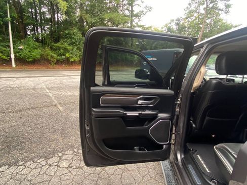 Used 2019 RAM 1500 Laramie w/ Off Road Group AWD/4WD image 46