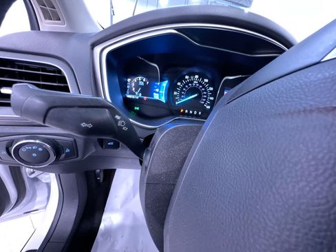 Used 2014 Ford Fusion SE FWD image 18