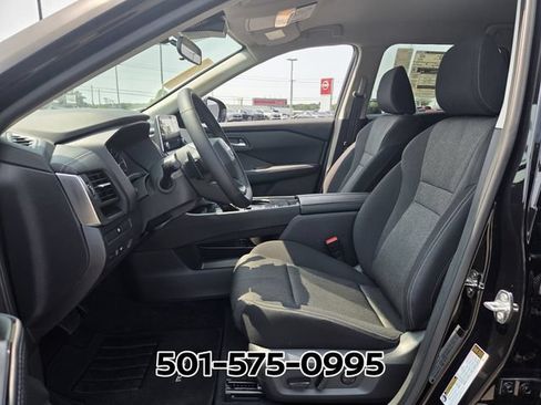 Used 2026 Nissan Rogue SV FWD image 9