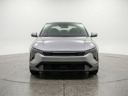 Used 2025 Kia K4 FWD image 2