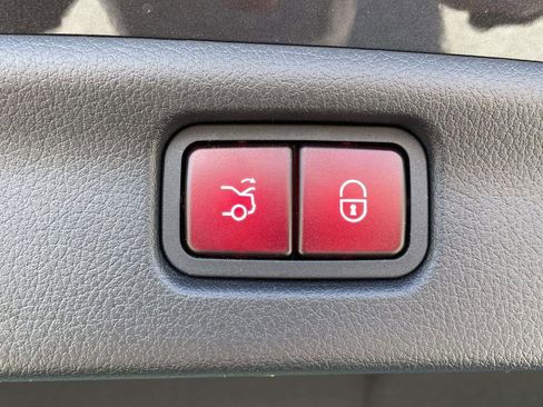 Used 2023 Mercedes-Benz C 300 C 300 image 11