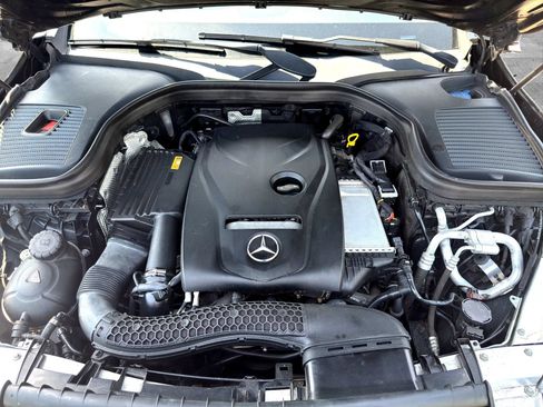 Used 2017 Mercedes-Benz GLC 300 4MATIC image 10