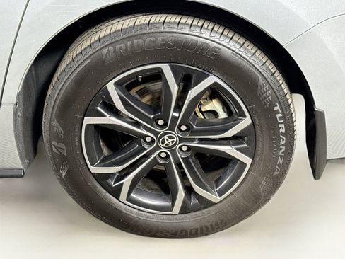 Certified 2025 Toyota Sienna Platinum AWD/4WD image 9