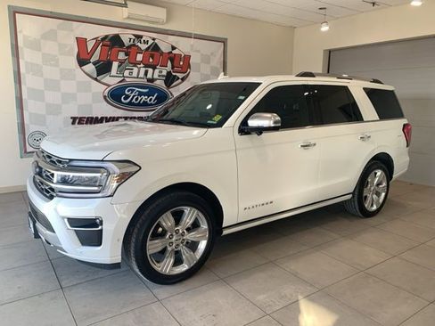 Used 2024 Ford Expedition Platinum image 1
