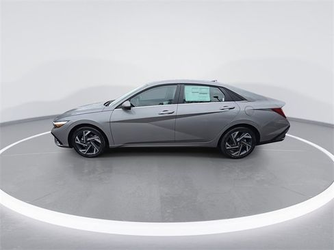 New 2025 Hyundai Elantra Limited image 5