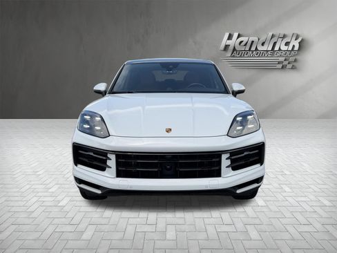 Used 2024 Porsche Cayenne Coupe AWD/4WD image 3