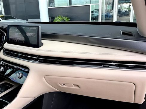 Used 2024 INFINITI QX60 Luxe image 17