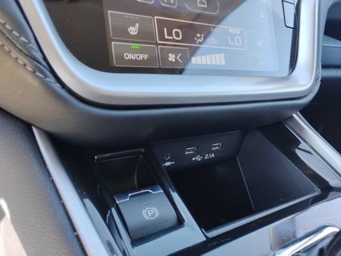 Used 2020 Subaru Legacy Premium AWD/4WD image 17