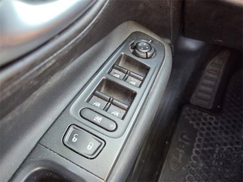 Certified 2017 Jeep Renegade Altitude w/ Advanced Technology Group image 20