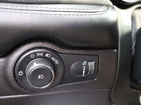 Used 2021 Dodge Durango SXT w/ 3rd Row Seating Group image 24