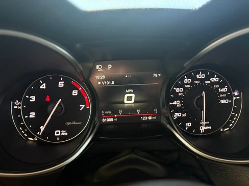 Used 2018 Alfa Romeo Stelvio AWD w/ Convenience Package image 21