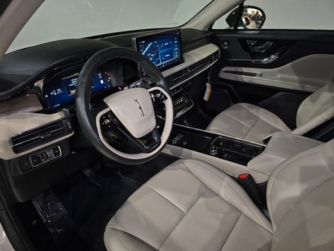 New 2026 Lincoln Corsair Reserve FWD image 18