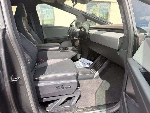 Used 2026 Tesla Cybertruck AWD Crew Cab image 12