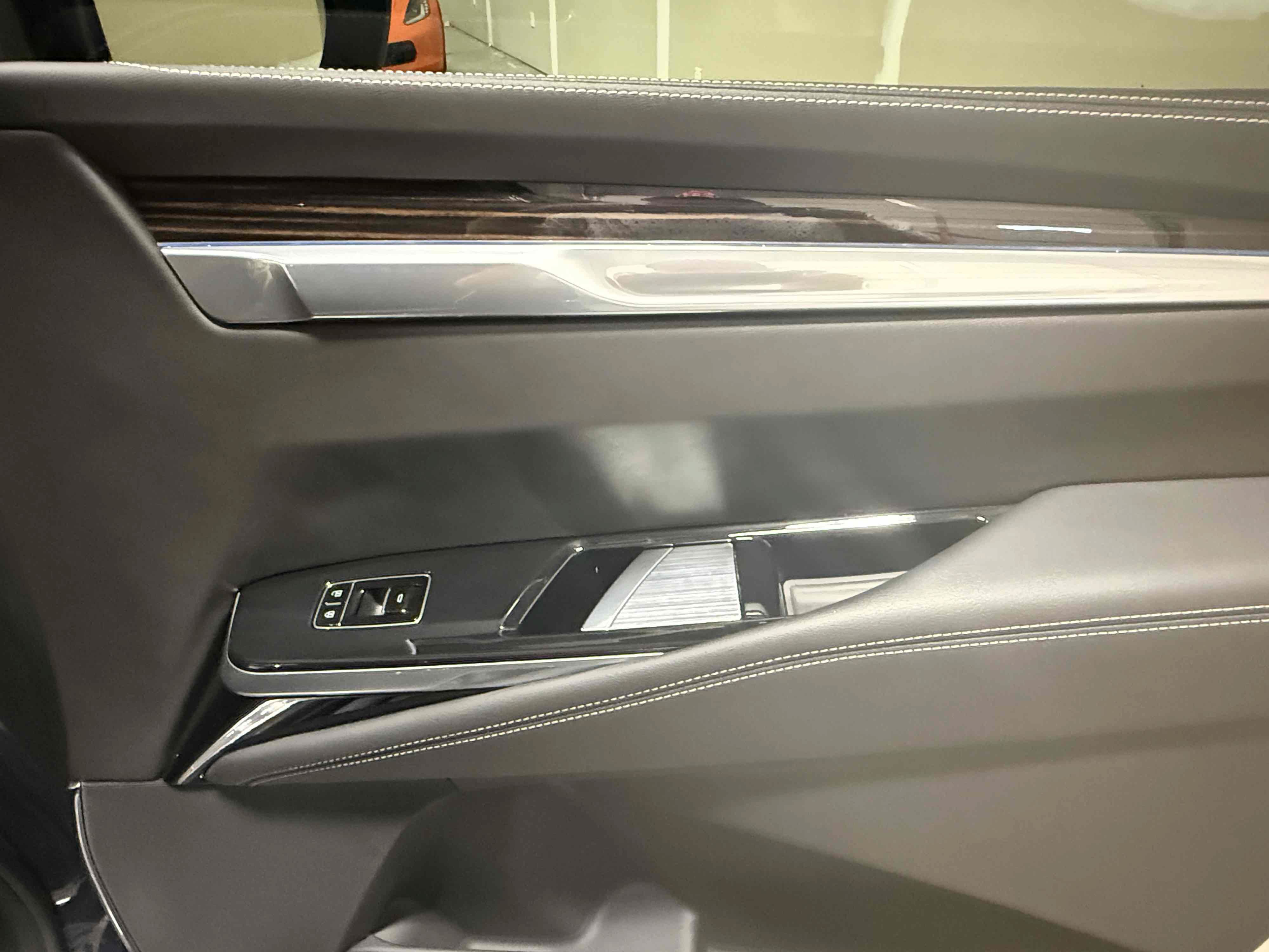 Used 2025 Cadillac Escalade Premium Luxury AWD/4WD image 55