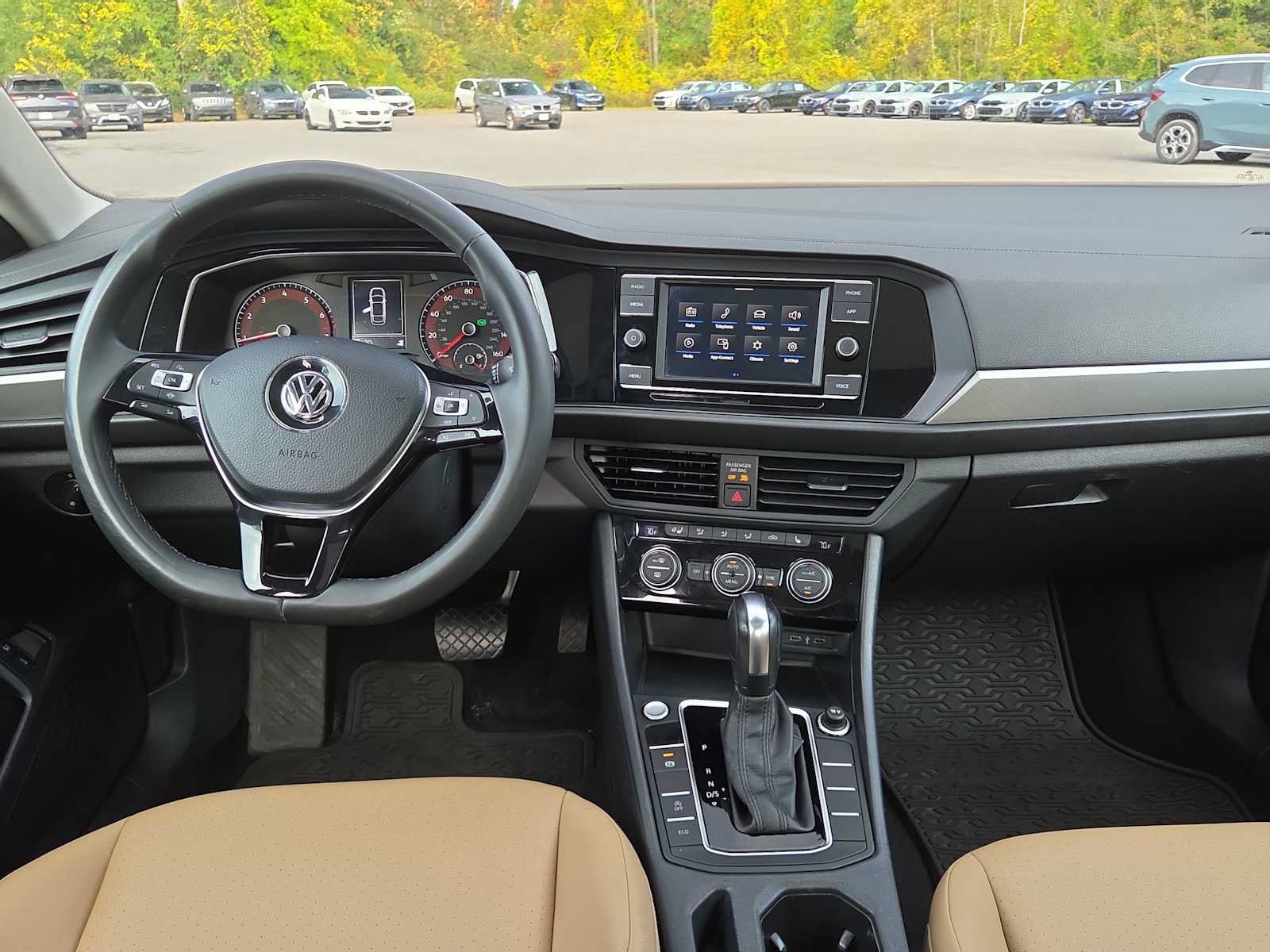 Used 2020 Volkswagen Jetta SE w/ SE Cold Weather Package FWD image 18