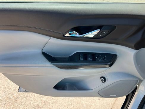 Used 2019 GMC Acadia SLT FWD image 11