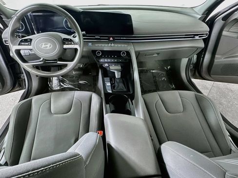 Used 2025 Hyundai Elantra SEL FWD image 16