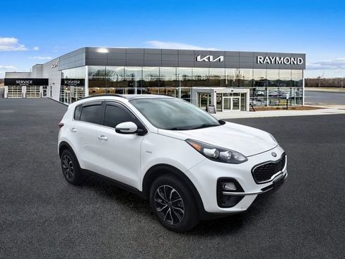 Certified 2022 Kia Sportage EX w/ EX Technology Package AWD/4WD image 10