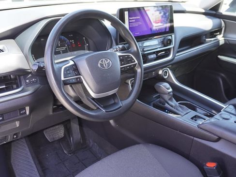 Certified 2025 Toyota Grand Highlander FWD image 15