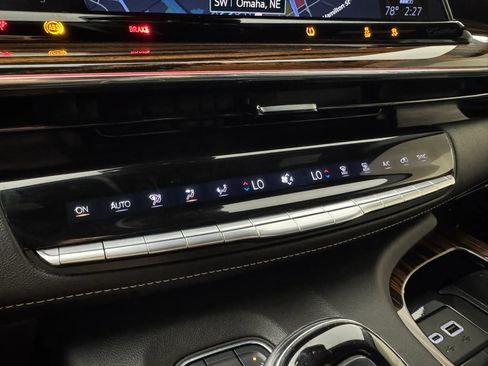 Used 2023 Cadillac Escalade Premium Luxury w/ Performance Package AWD/4WD image 21