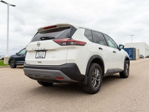 Used 2022 Nissan Rogue S AWD/4WD image 7