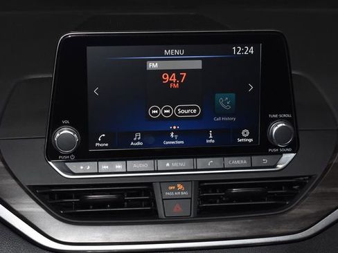 Used 2024 Nissan Altima 2.5 SV image 17