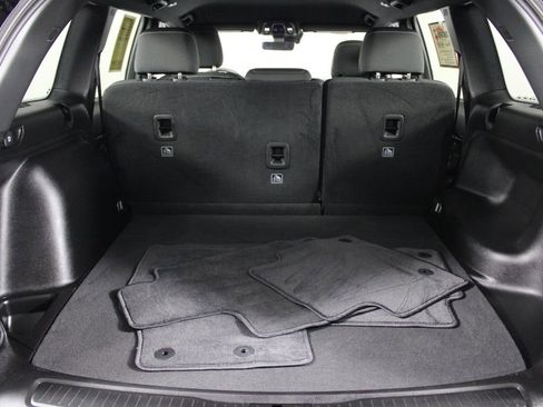 Used 2025 Jeep Grand Cherokee Laredo image 16