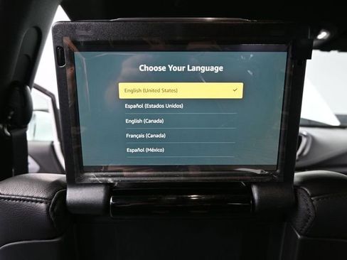 Used 2022 Chrysler Pacifica Touring-L w/ Uconnect Theater Family Group image 41