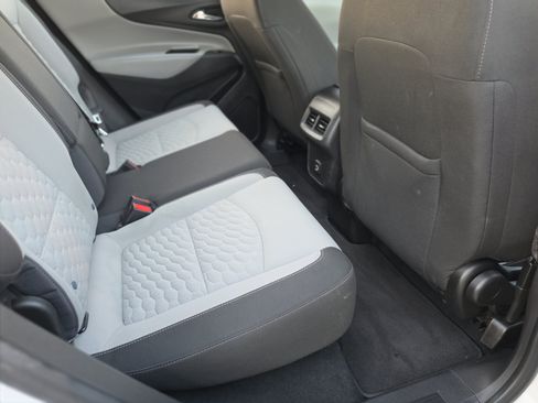 Used 2021 Chevrolet Equinox LS AWD/4WD image 18