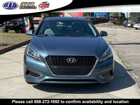 Used 2016 Hyundai Sonata SE FWD image 2