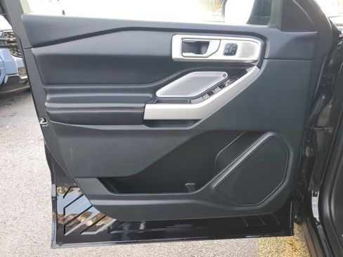 Used 2023 Ford Explorer Limited w/ Limited Technology Package image 20