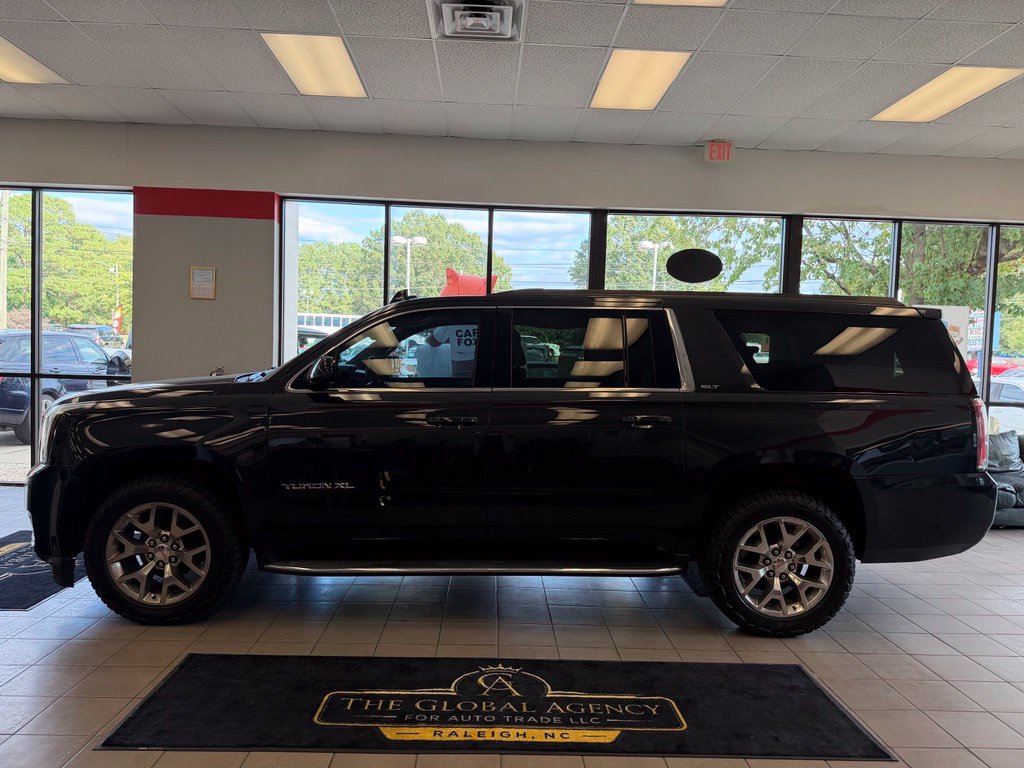 Used 2020 GMC Yukon XL SLT AWD/4WD image 3