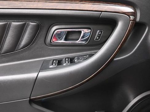 Used 2013 Ford Taurus Limited FWD image 24