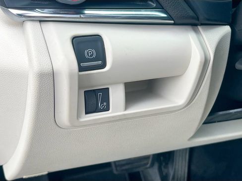 Used 2025 Cadillac CT4 Luxury w/ Sun And Sound Package RWD image 10