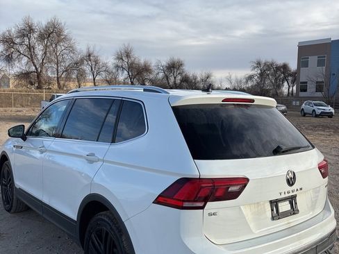 Used 2022 Volkswagen Tiguan SE image 3