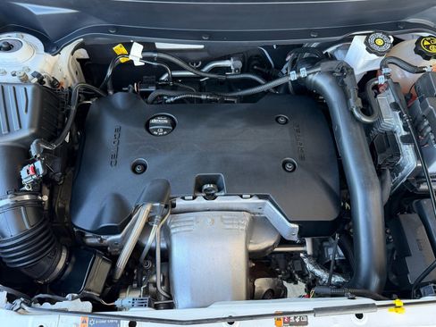 Used 2019 Chevrolet Equinox LT w/ Sun & Navigation Package image 24