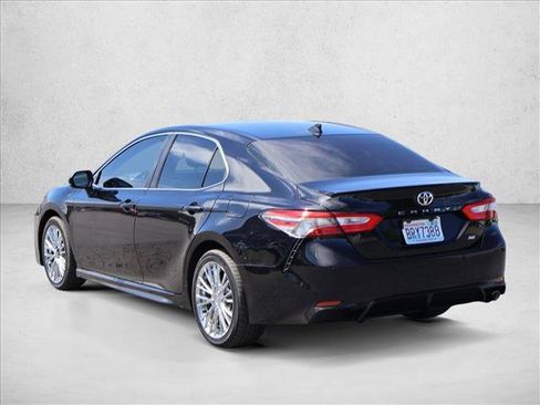 Used 2019 Toyota Camry SE FWD image 8
