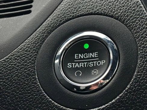 Used 2017 Ford Explorer XLT image 35