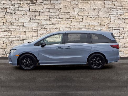 Used 2024 Honda Odyssey Sport image 10