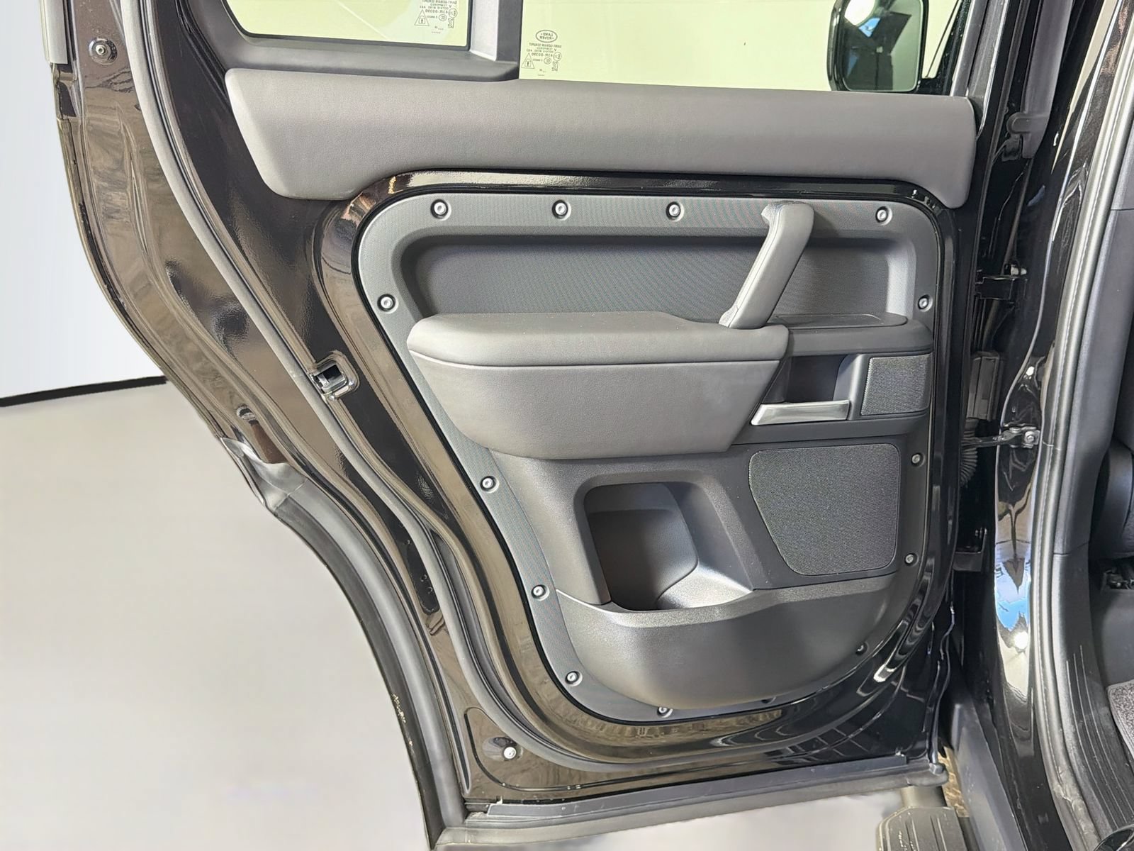 New 2026 Land Rover Defender 130 X-Dynamic SE AWD/4WD image 26