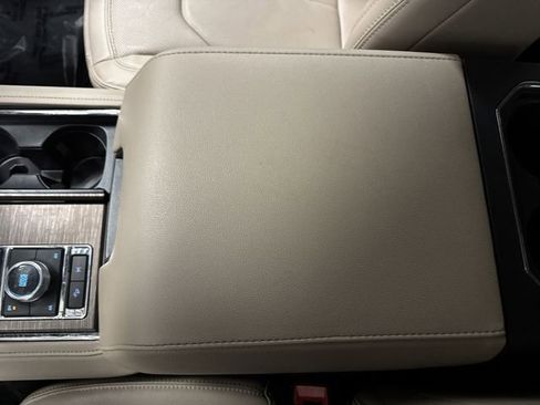 Used 2022 Ford Expedition Max Limited image 23