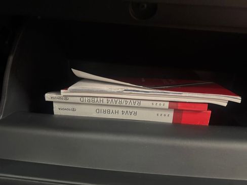 Used 2025 Toyota RAV4 XLE w/ Convenience Package image 18