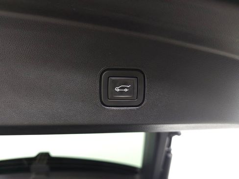 Certified 2024 Cadillac Lyriq Luxury AWD/4WD image 5