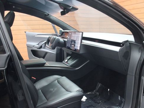 Used 2022 Tesla Model X image 13