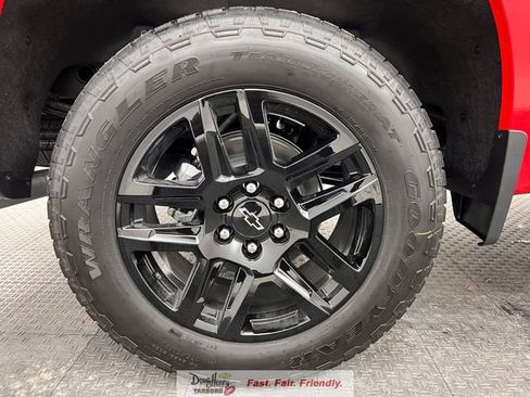 New 2026 Chevrolet Silverado 1500 Custom w/ Turbomax Blackout Package AWD/4WD image 18