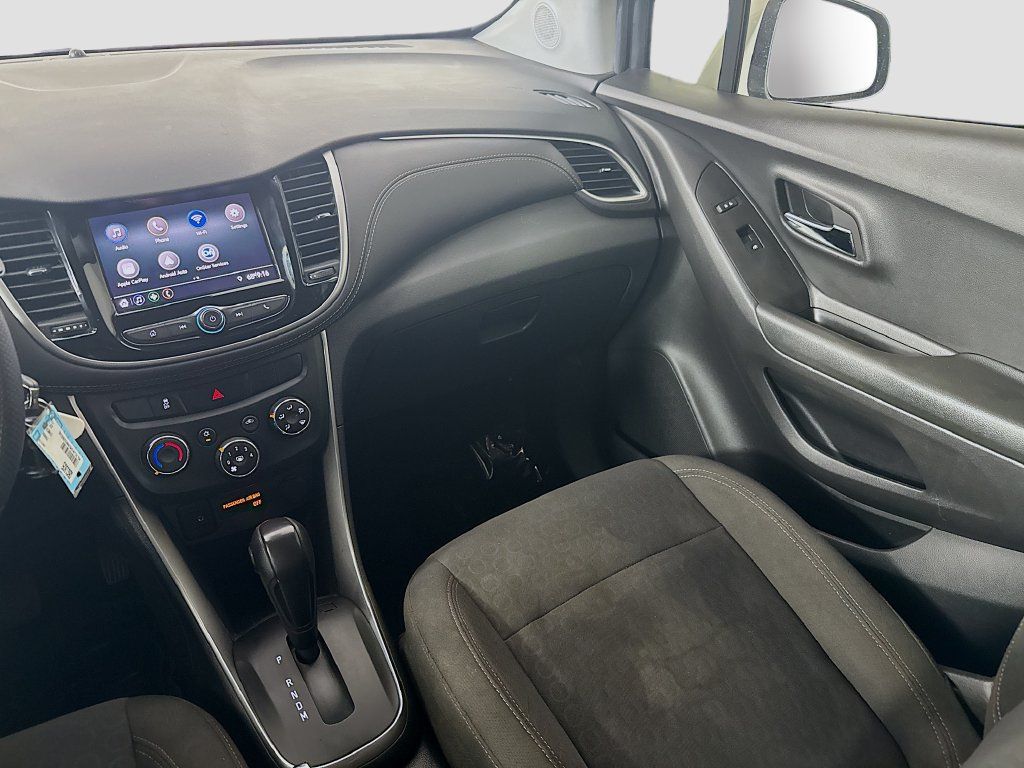 Used 2022 Chevrolet Trax LS w/ Tint and Cruise Package FWD image 21